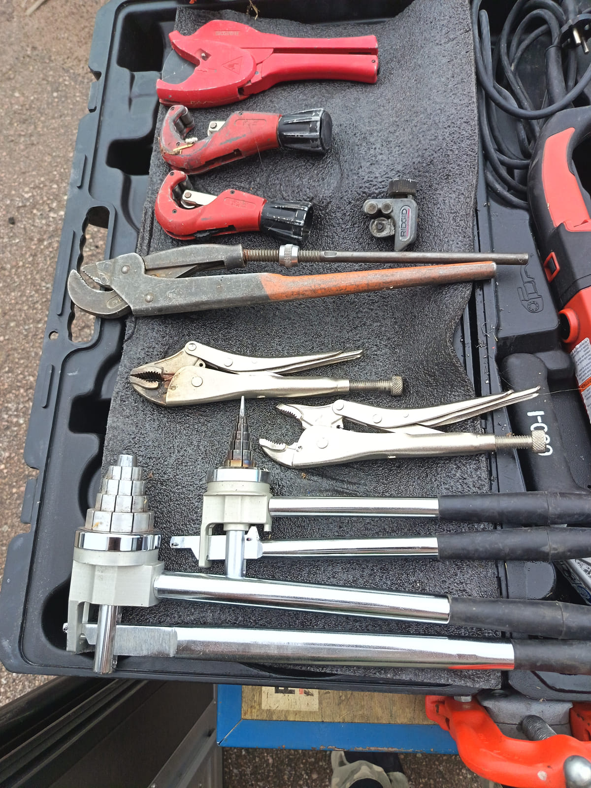 RIDGID 600-I kierrekone, putkityökalut ja AMA putkihitsausteline – konkurssihuutokauppa – LVI-Palvelu Hämäläinen Oy (3358928-8) konkurssipesä
