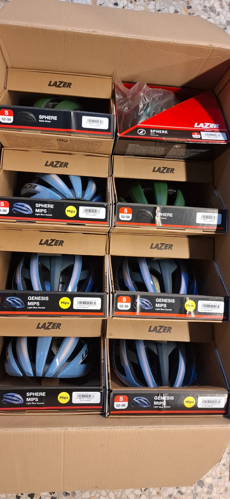 Suuri erä uusia LAZER-pyöräilykypäriä – 40 kpl premium-malleja.  Esa T Tiainen Oy (2820807-3) konkurssipesä