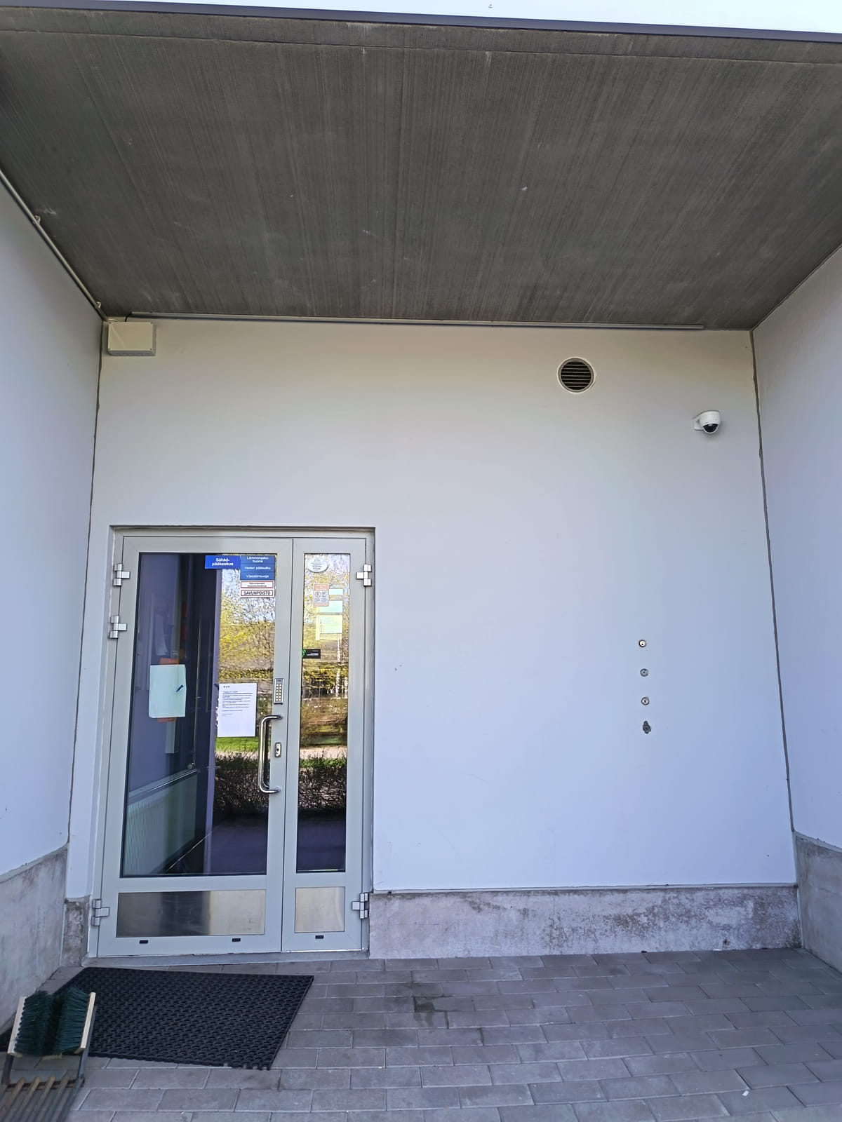 Kerrostalokaksio Puutarhatie 13, Vantaa, HMJV Invest Oy -konkurssipesä (2814261-7)