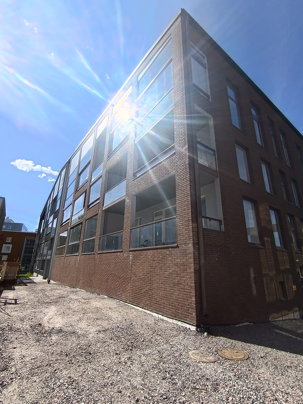 Kerrostalokaksio Puutarhatie 13, Vantaa, HMJV Invest Oy -konkurssipesä (2814261-7)