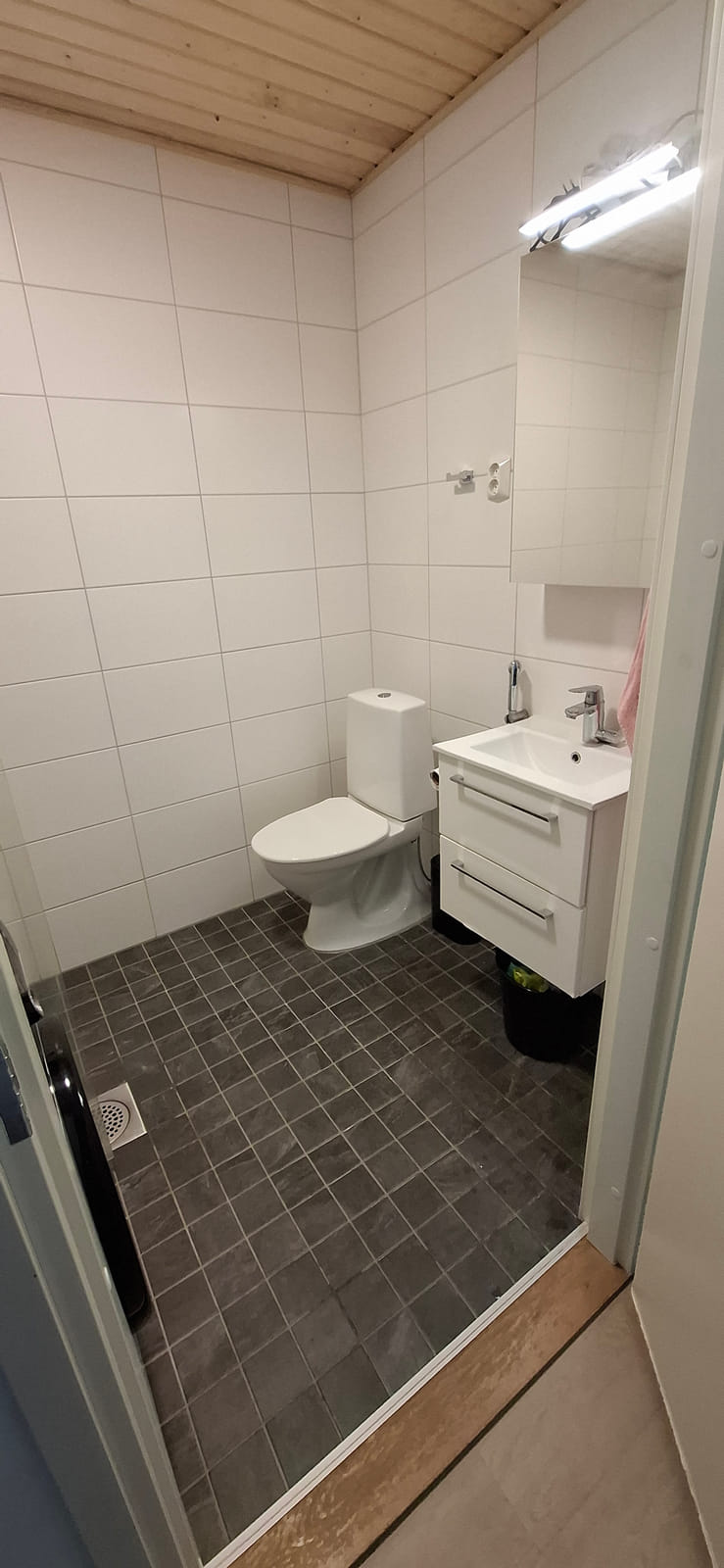Kerrostalokaksio Puutarhatie 13, Vantaa, HMJV Invest Oy -konkurssipesä (2814261-7)