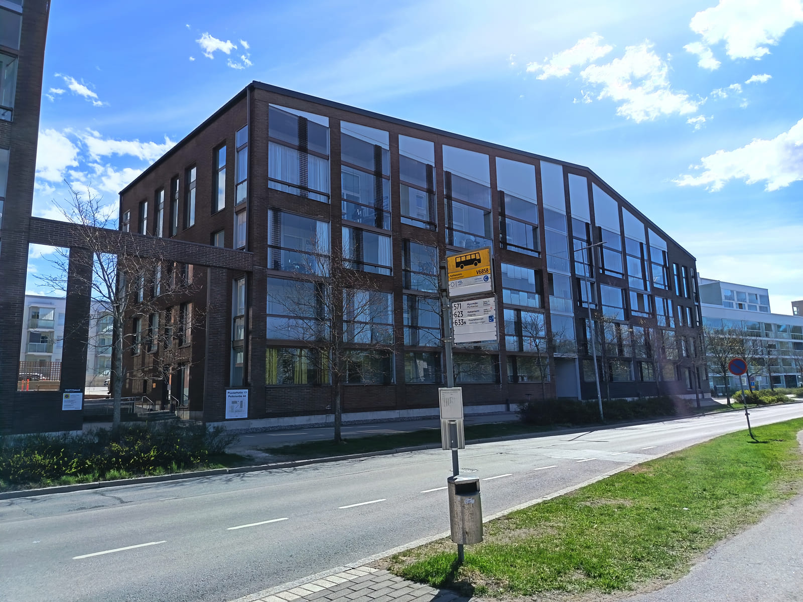 Kerrostalokaksio Puutarhatie 13, Vantaa, HMJV Invest Oy -konkurssipesä (2814261-7)