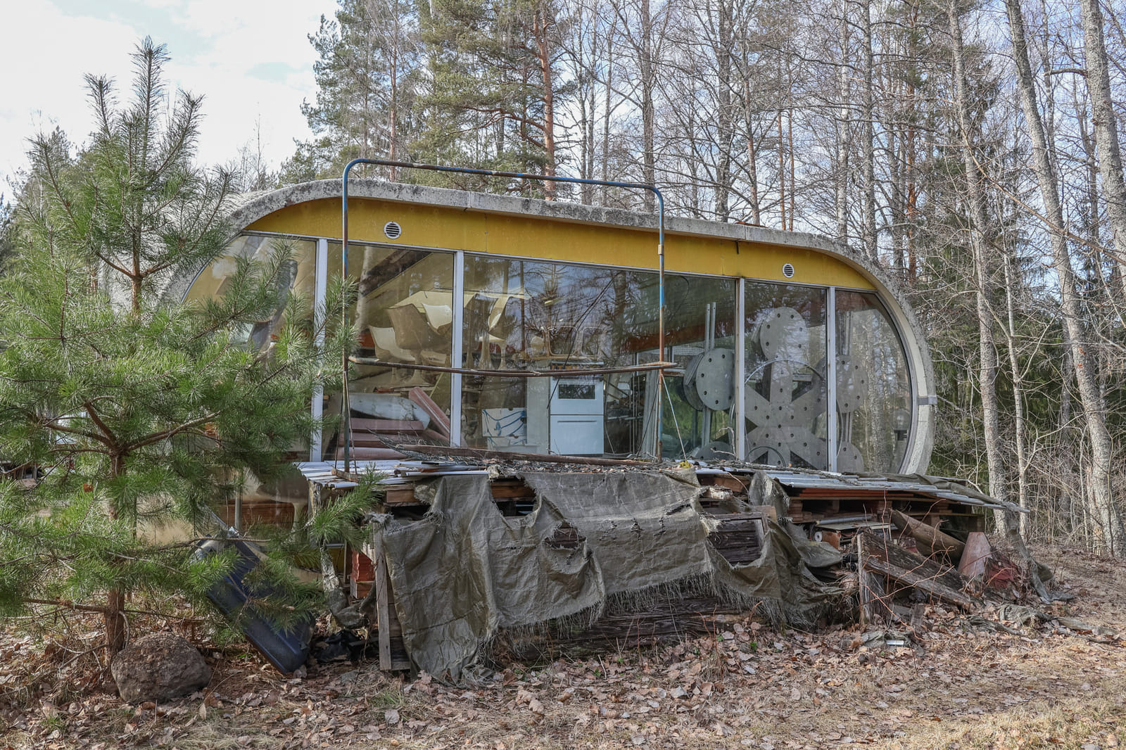 Venturo-moduli. Kuolinpesä myy historiallisen Matti Suurosen suunnitteleman kokonaisuuden.