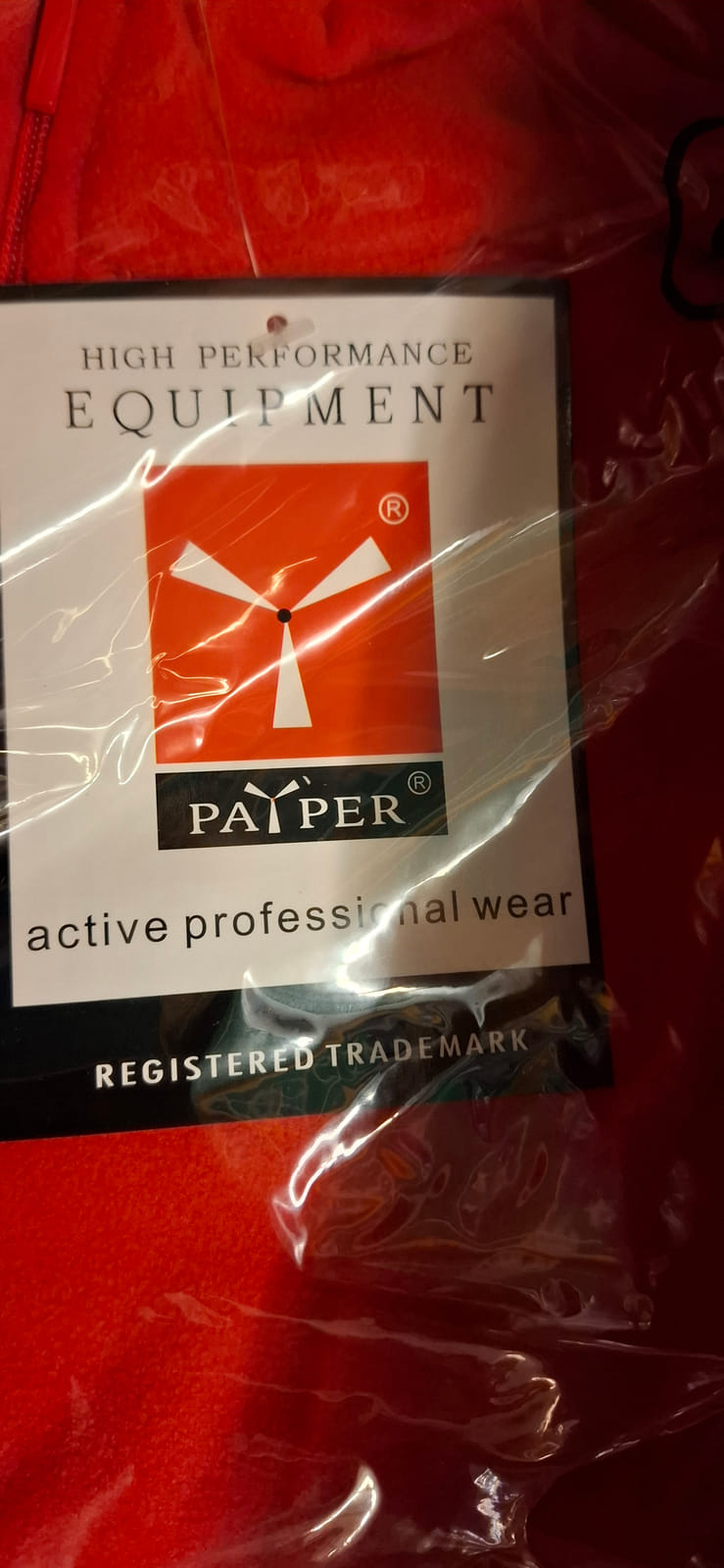 konkurssihuutokaupassa Polkupyörätarviketta ja vaatetta.