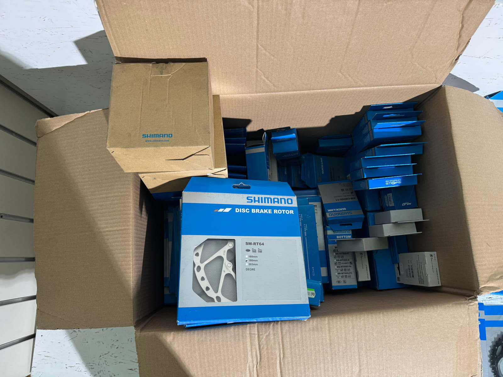 Konkurssihuutokaupassa 
Shimano pyörätarvikkeita 2.4.  / Esa T Tiainen Oy (2820807-3) konkurssipesä