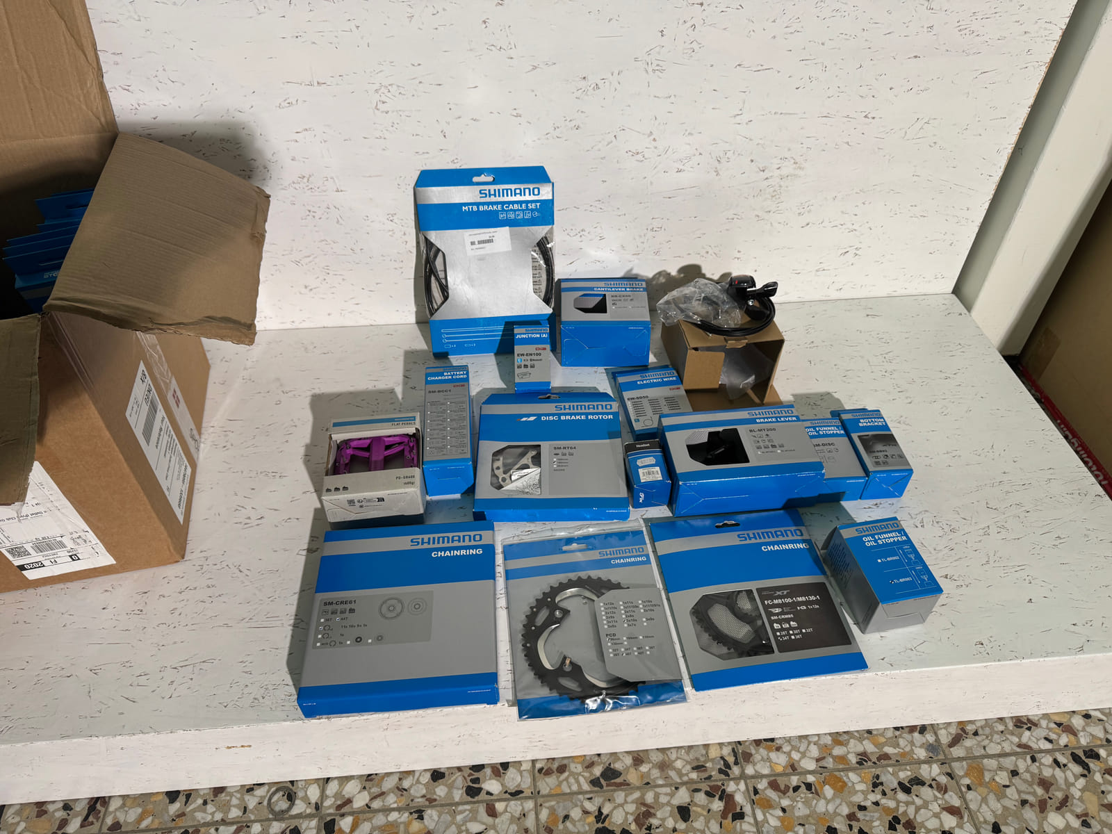 Konkurssihuutokaupassa 
Shimano pyörätarvikkeita 2.4.  / Esa T Tiainen Oy (2820807-3) konkurssipesä