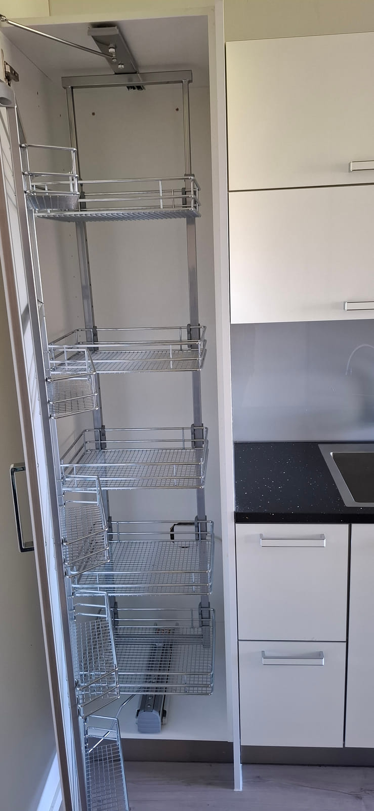 Rivitaloasunto, Nummisuutarinkatu 9, Kotka. HMJV Invest Oy -konkurssipesä (2814261-7)