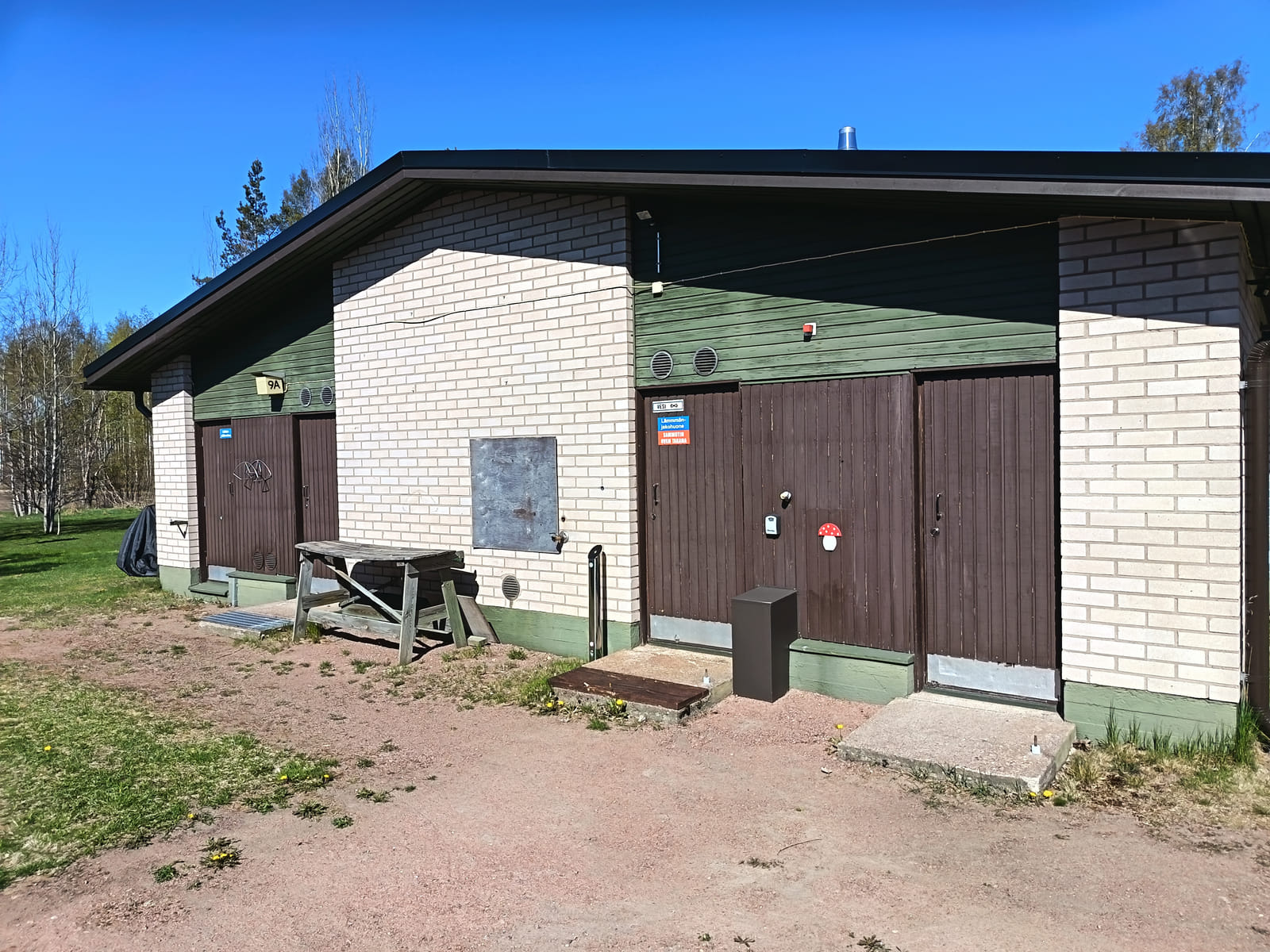 Rivitaloasunto, Nummisuutarinkatu 9, Kotka. HMJV Invest Oy -konkurssipesä (2814261-7)