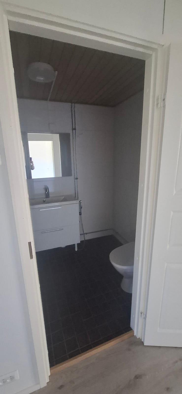 Rivitaloasunto, Nummisuutarinkatu 9, Kotka. HMJV Invest Oy -konkurssipesä (2814261-7)