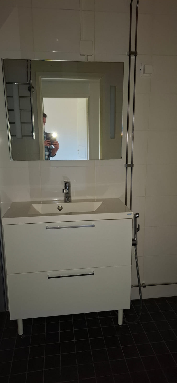 Rivitaloasunto, Nummisuutarinkatu 9, Kotka. HMJV Invest Oy -konkurssipesä (2814261-7)