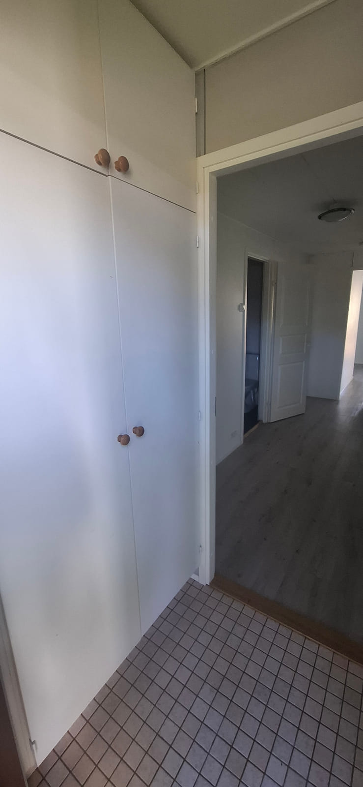 Rivitaloasunto, Nummisuutarinkatu 9, Kotka. HMJV Invest Oy -konkurssipesä (2814261-7)