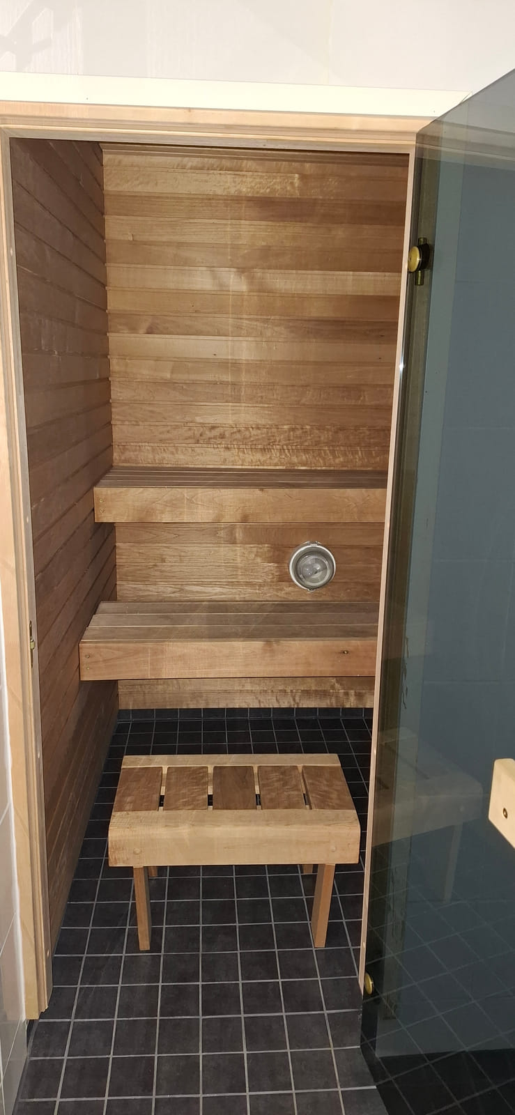 Rivitaloasunto, Nummisuutarinkatu 9, Kotka. HMJV Invest Oy -konkurssipesä (2814261-7)