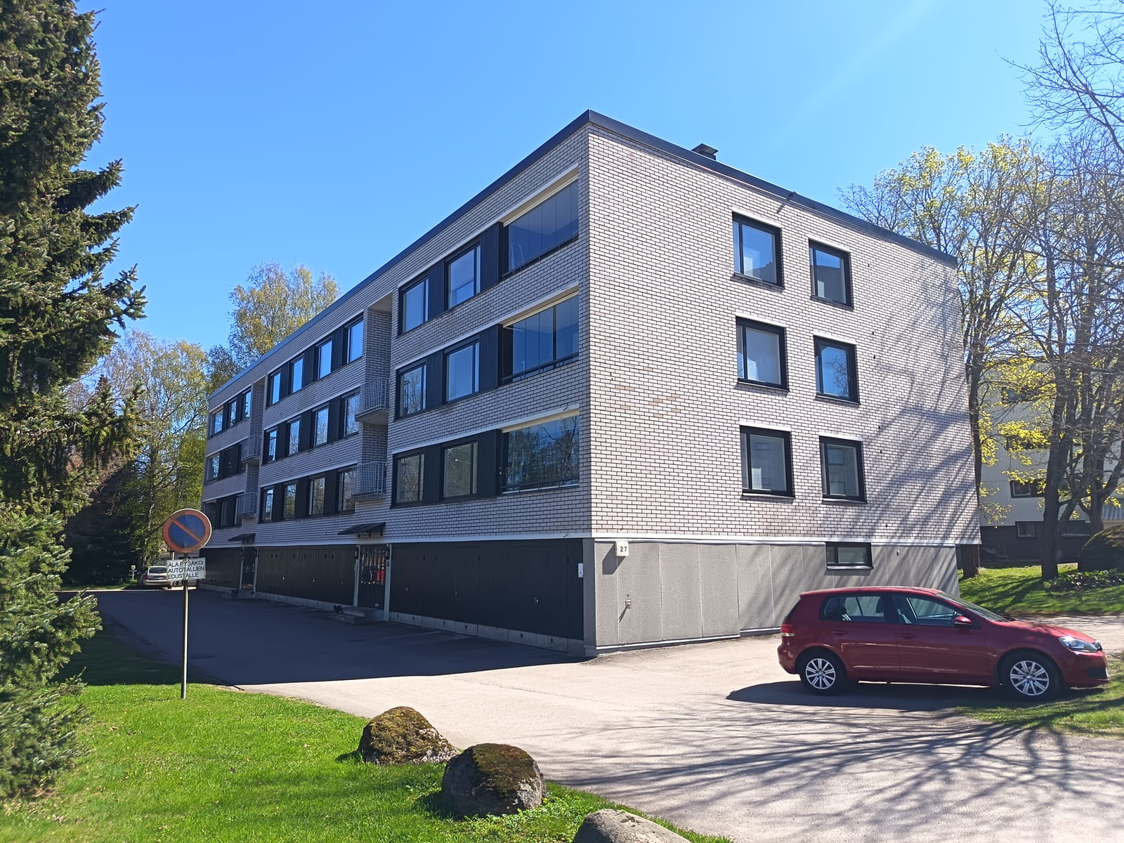 Kerrostalokolmio. Pajamäenkatu 27, Kotka, HMJV Invest Oy -konkurssipesä (2814261-7)