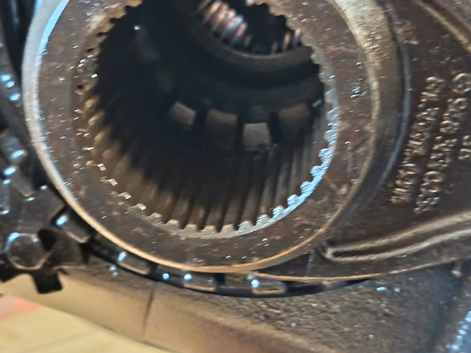 Mercedes-Benz tasauspyörästö.  MPT-Jakelu Oy konkurssipesä (2680888-4)