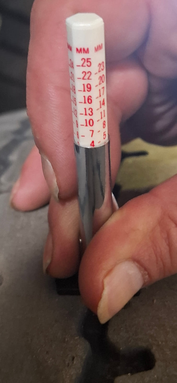 Kuorma-auton renkaat Erä16. MPT-Jakelu Oy konkurssipesä (2680888-4)