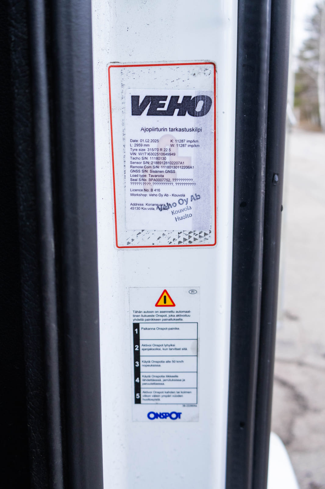 Mercedes-Benz Actros -kuorma-auto (MOO-354), MPT-Jakelu Oy konkurssipesä (2680888-4)