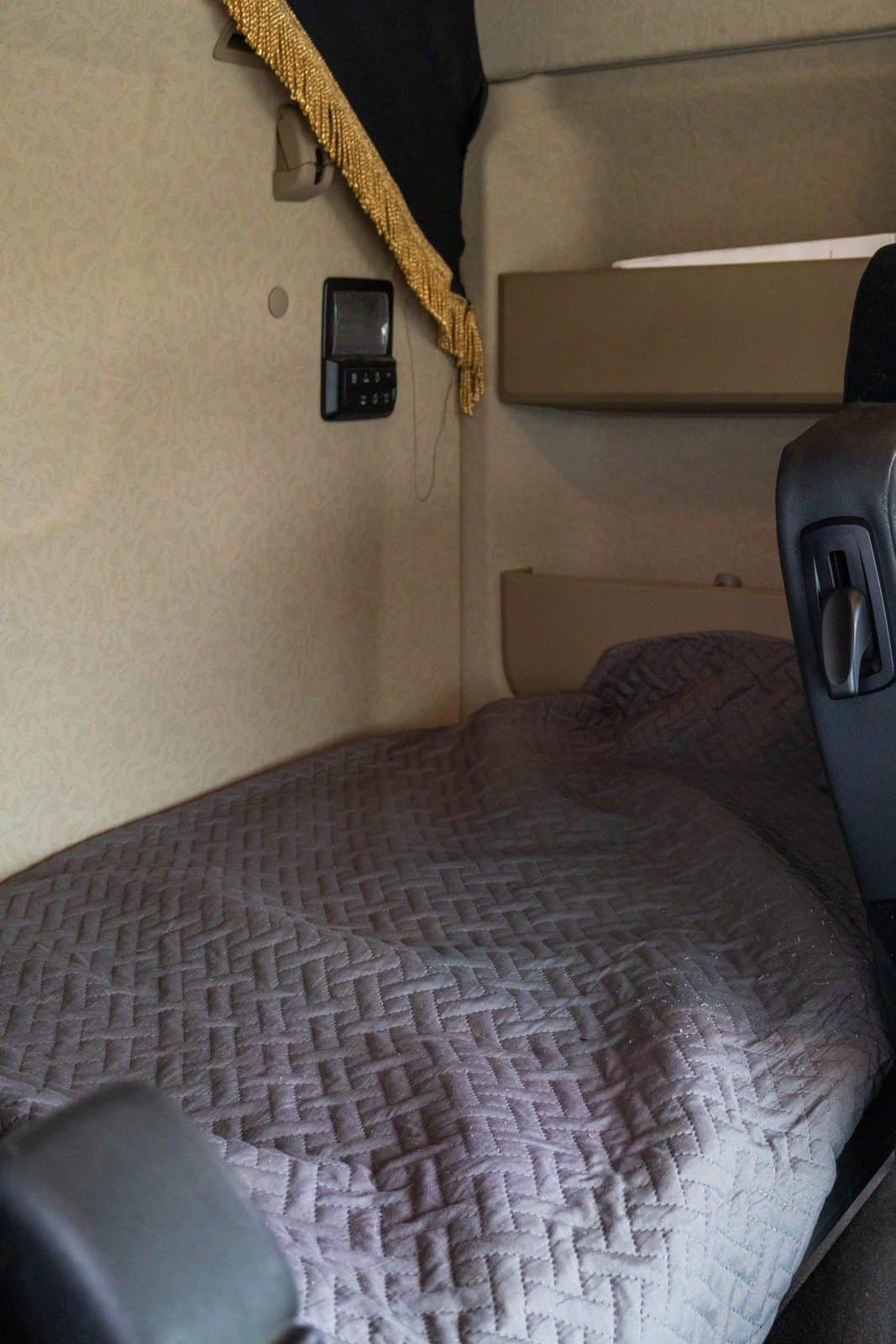 Mercedes-Benz Actros -kuorma-auto (MOO-354), MPT-Jakelu Oy konkurssipesä (2680888-4)