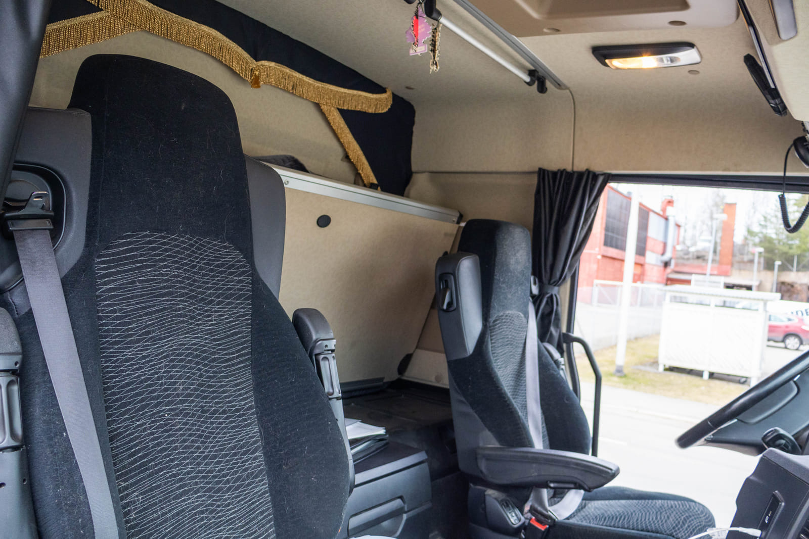 Mercedes-Benz Actros -kuorma-auto (MOO-354), MPT-Jakelu Oy konkurssipesä (2680888-4)