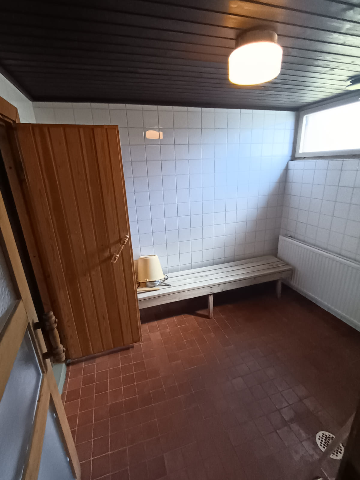 Kerrostalokaksio. Aarnenkatu 2, Hamina, HMJV Invest Oy -konkurssipesä (2814261-7)