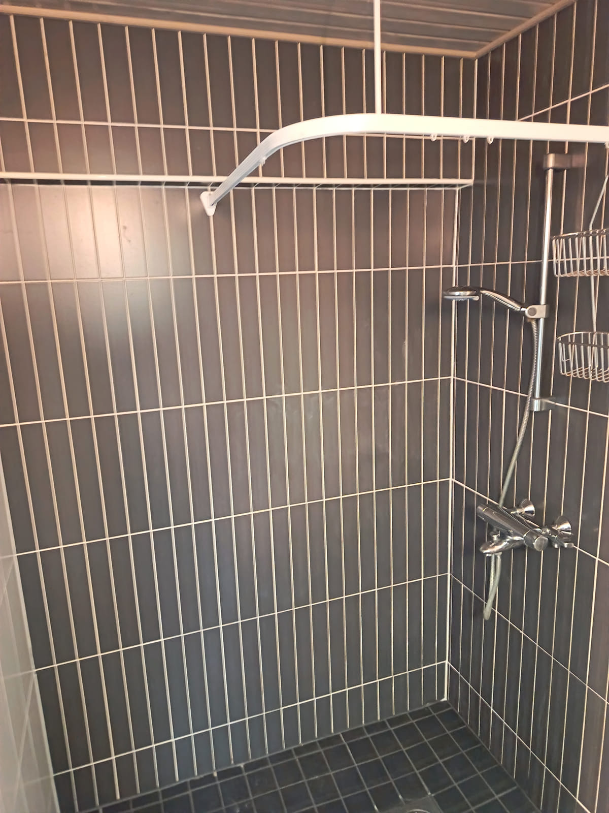 Kerrostalokaksio. Aarnenkatu 2, Hamina, HMJV Invest Oy -konkurssipesä (2814261-7)