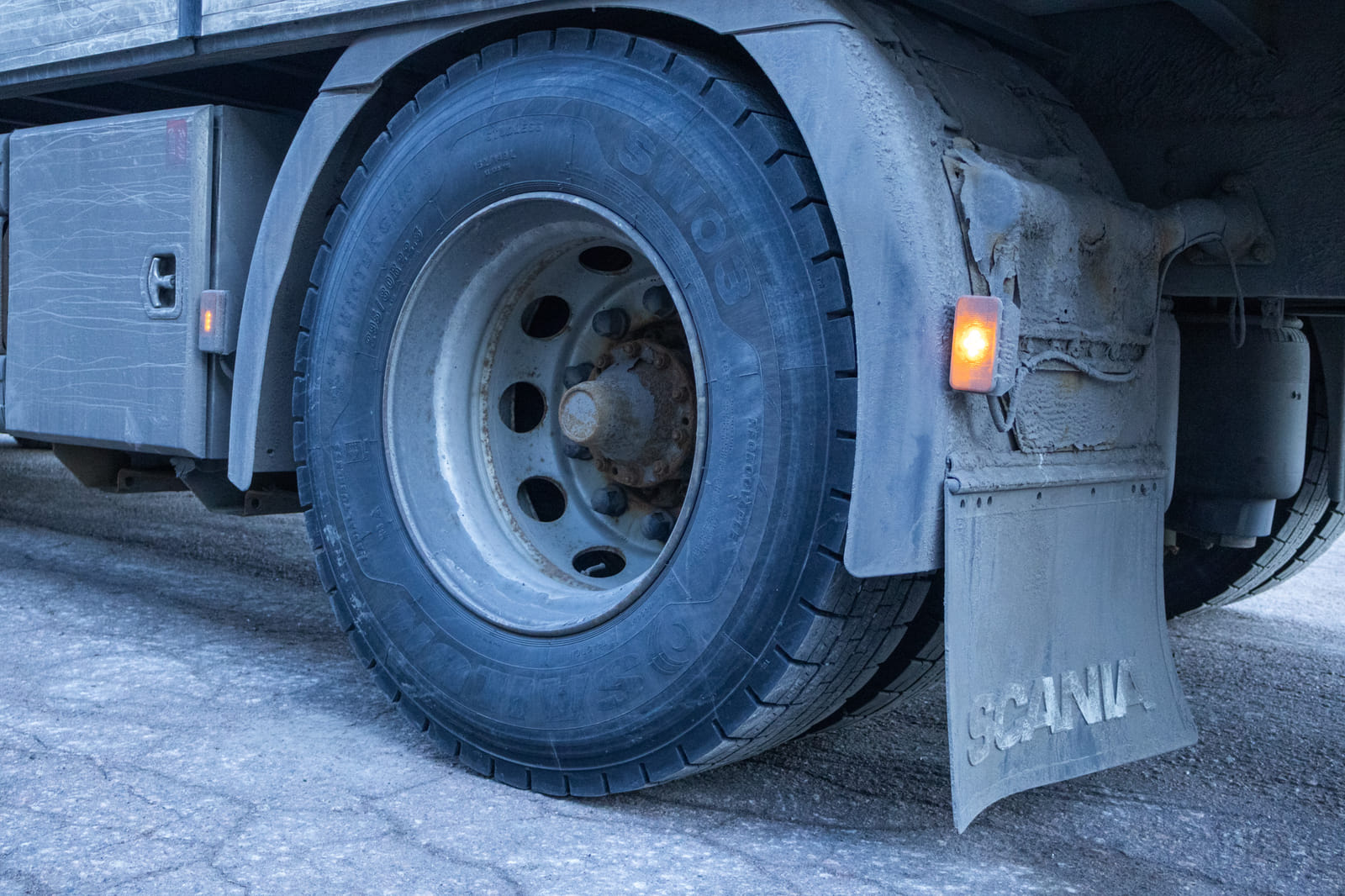 Scania P280 jakari (BVA-510).MPT-Jakelu Oy konkurssipesä (2680888-4)