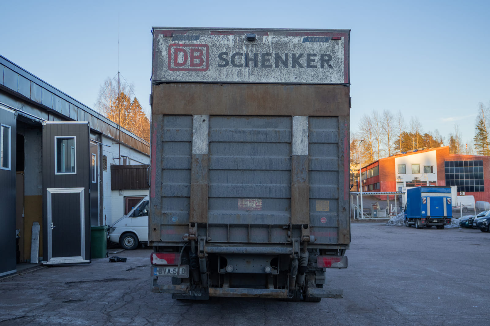 Scania P280 jakari (BVA-510).MPT-Jakelu Oy konkurssipesä (2680888-4)