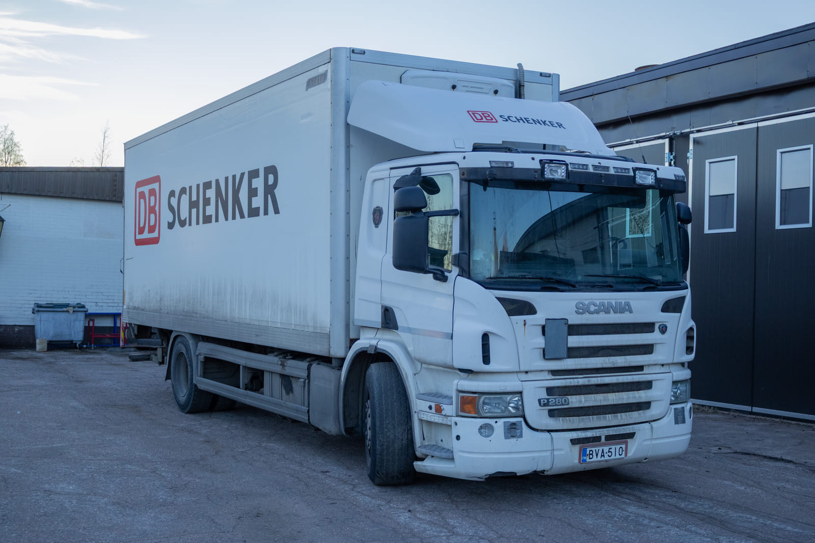 Scania P280 jakari (BVA-510).MPT-Jakelu Oy konkurssipesä (2680888-4)