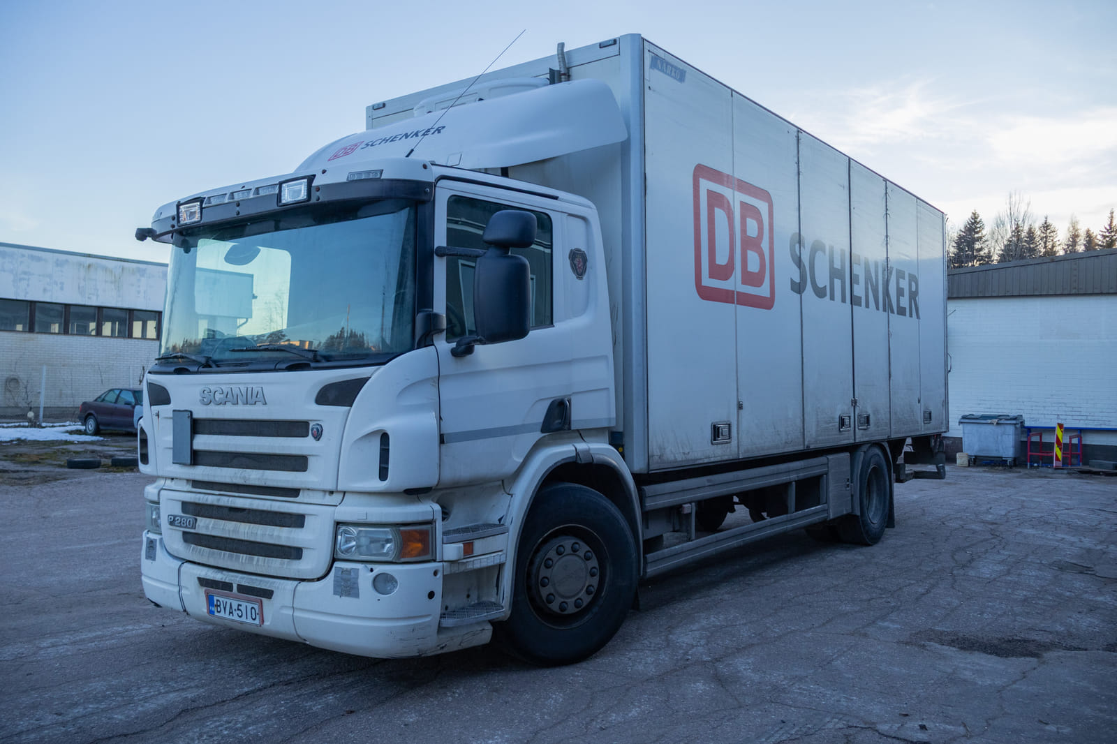 Scania P280 jakari (BVA-510).MPT-Jakelu Oy konkurssipesä (2680888-4)