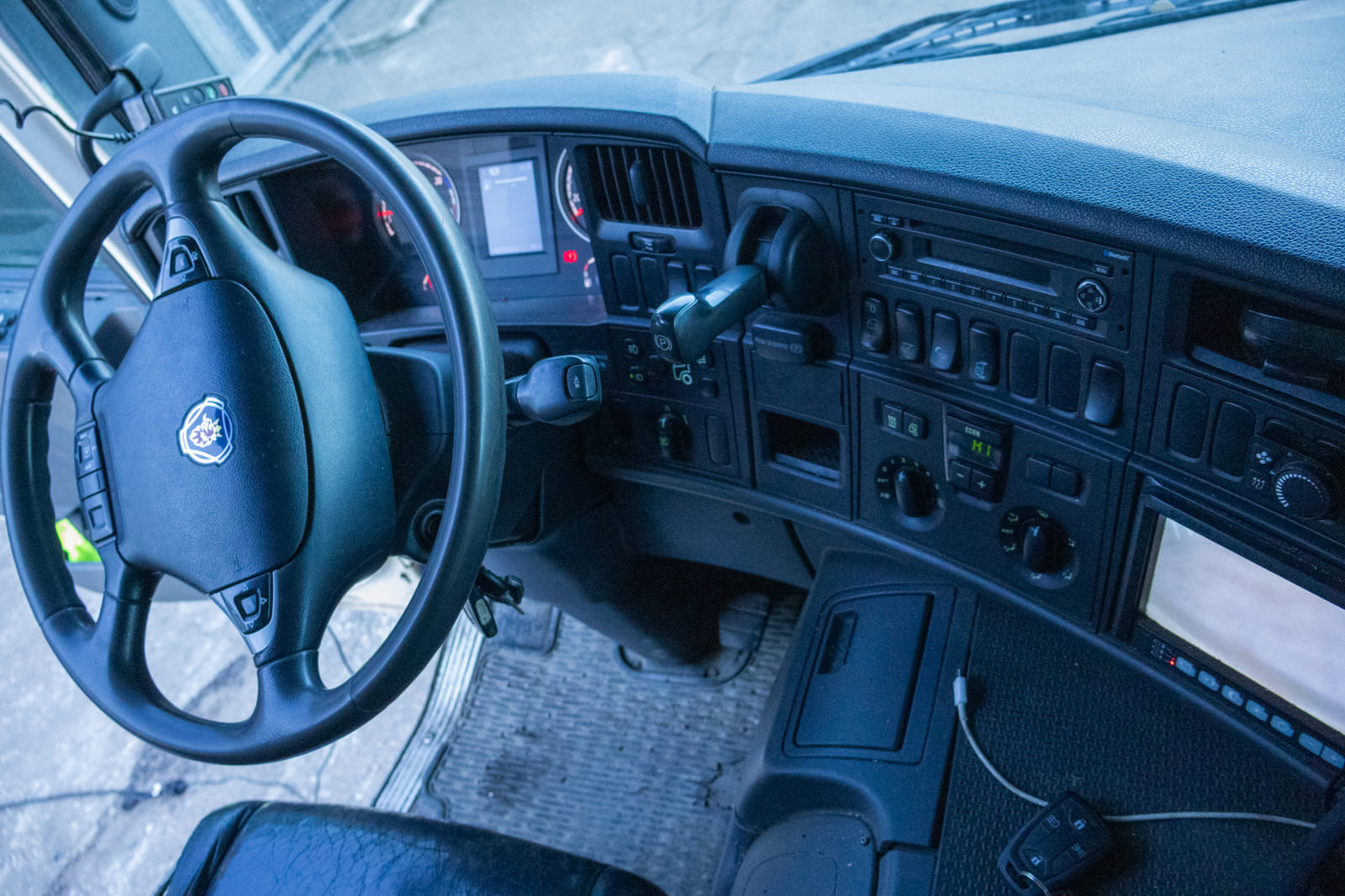 Scania P280 jakari (BVA-510).MPT-Jakelu Oy konkurssipesä (2680888-4)