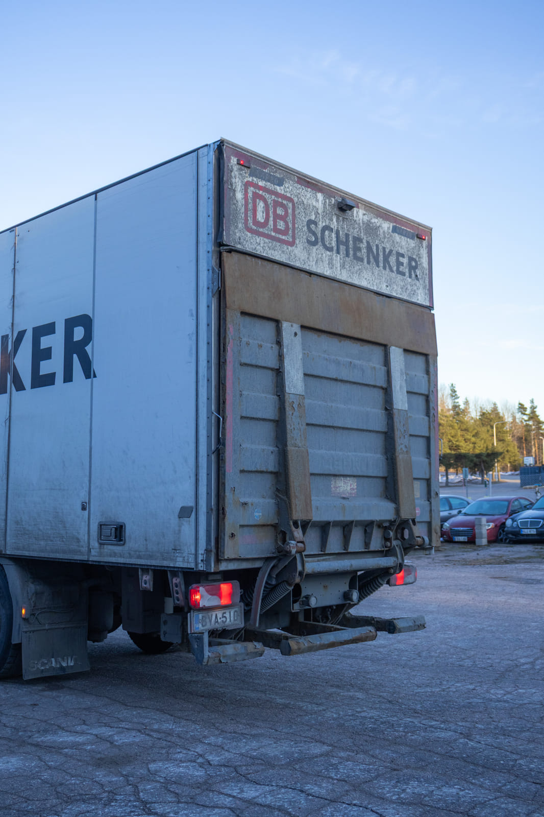 Scania P280 jakari (BVA-510).MPT-Jakelu Oy konkurssipesä (2680888-4)