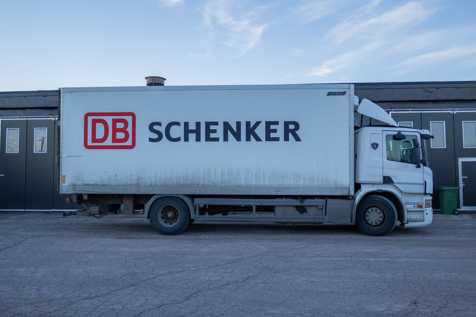 Scania P280 jakari (BVA-510).MPT-Jakelu Oy konkurssipesä (2680888-4)