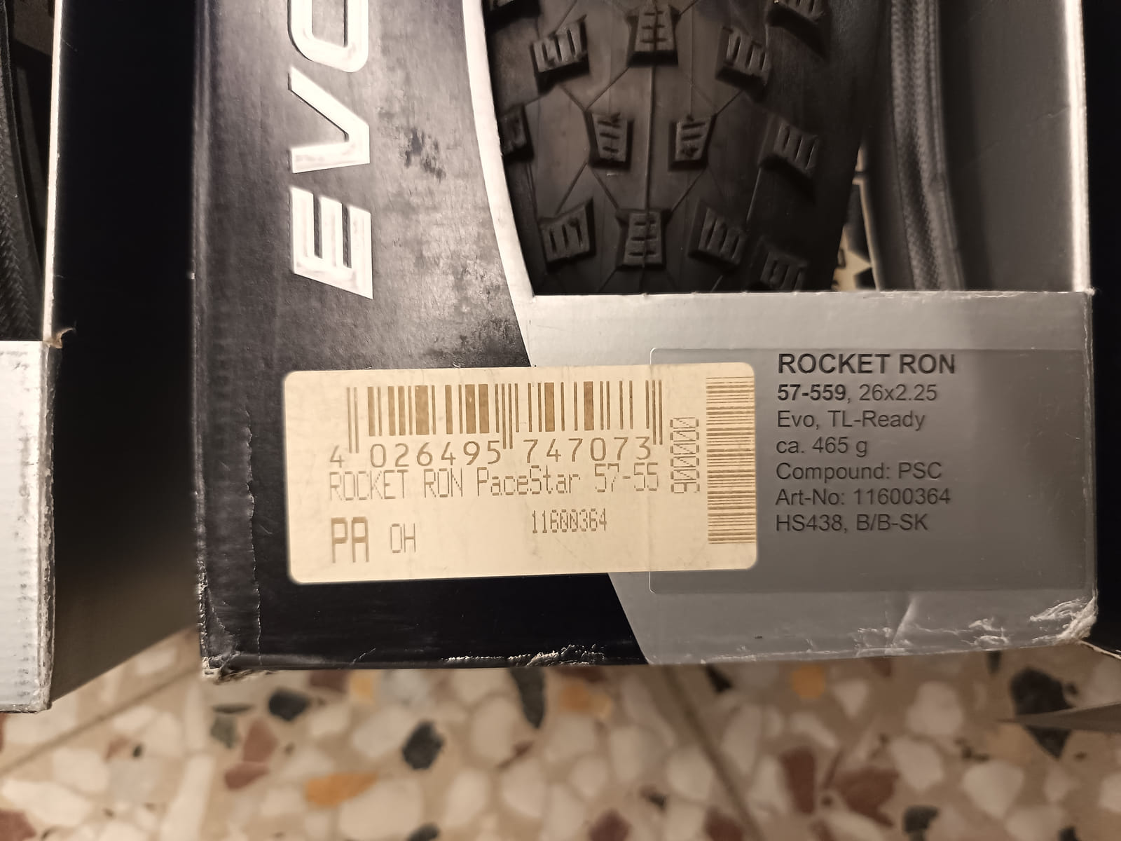 konkurssihuutokaupassa Erä Schwalbe Evolution -maastopyörän renkaita – 26”, 27,5” ja 29”. Esa T Tiainen Oy Oy (2820807-3) konkurssipesä