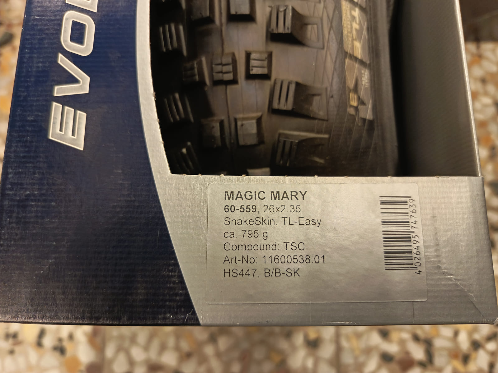 konkurssihuutokaupassa Erä Schwalbe Evolution -maastopyörän renkaita – 26”, 27,5” ja 29”. Esa T Tiainen Oy Oy (2820807-3) konkurssipesä