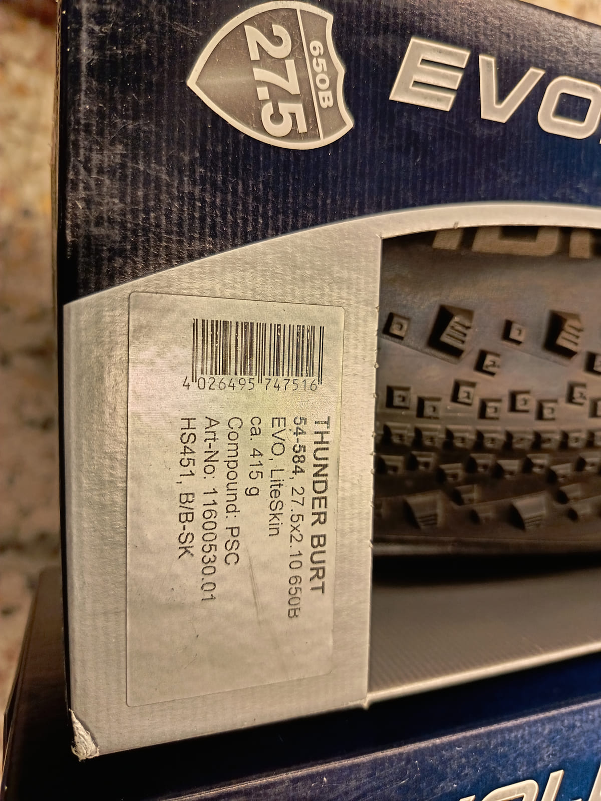 konkurssihuutokaupassa Erä Schwalbe Evolution -maastopyörän renkaita – 26”, 27,5” ja 29”. Esa T Tiainen Oy Oy (2820807-3) konkurssipesä