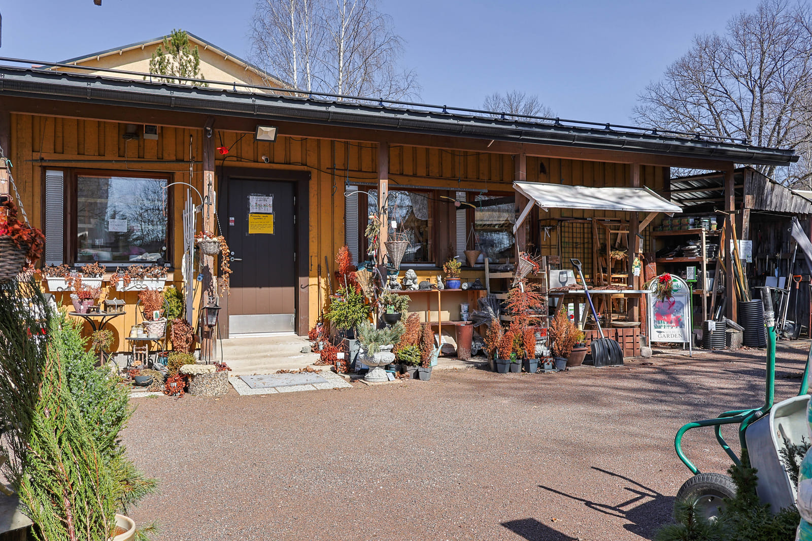 Viherpiha/kauppa vuokraoikeustontilla. Kuusaankosken Viherpiste Oy (3414973-5) konkurssi