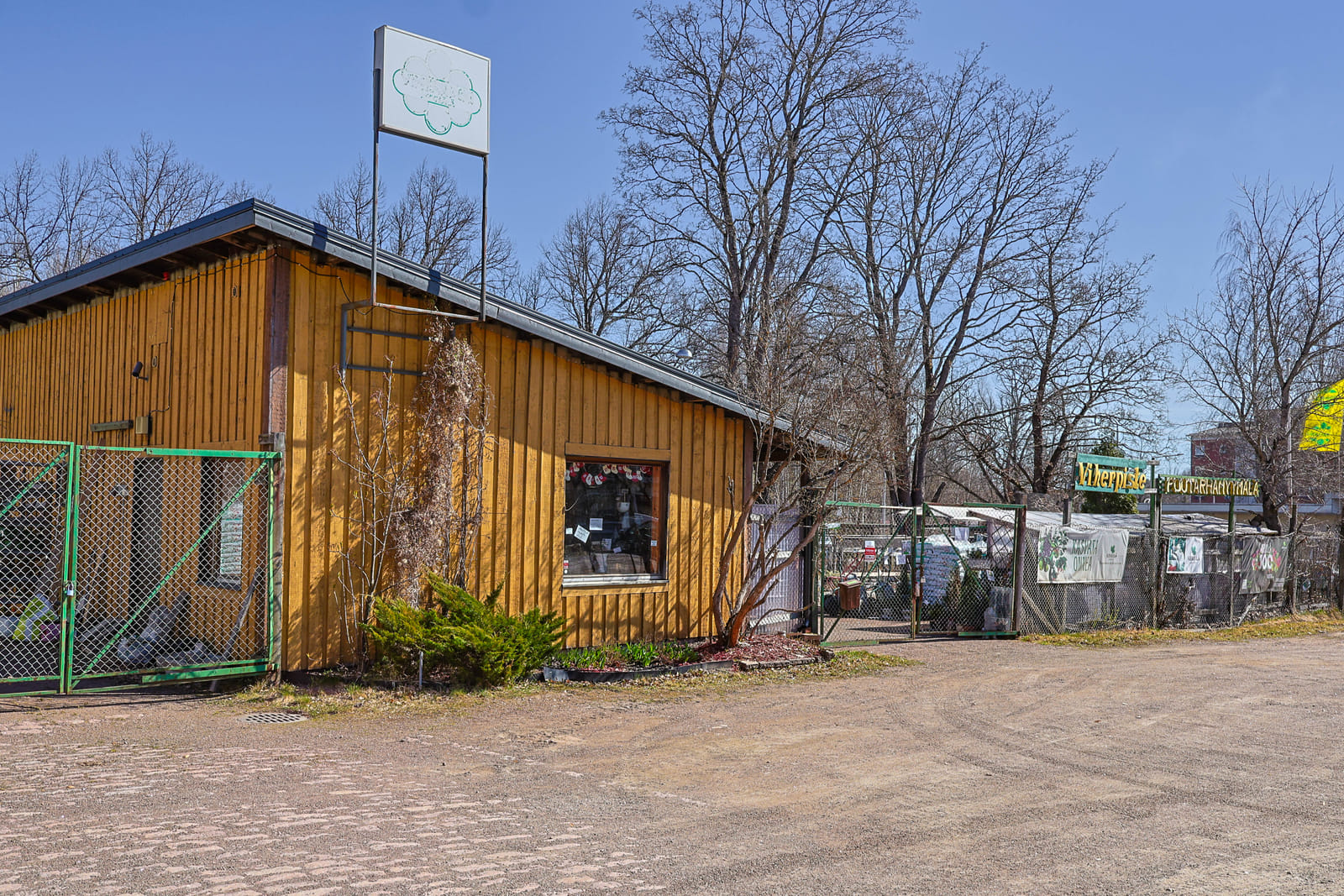 Viherpiha/kauppa vuokraoikeustontilla. Kuusaankosken Viherpiste Oy (3414973-5) konkurssi