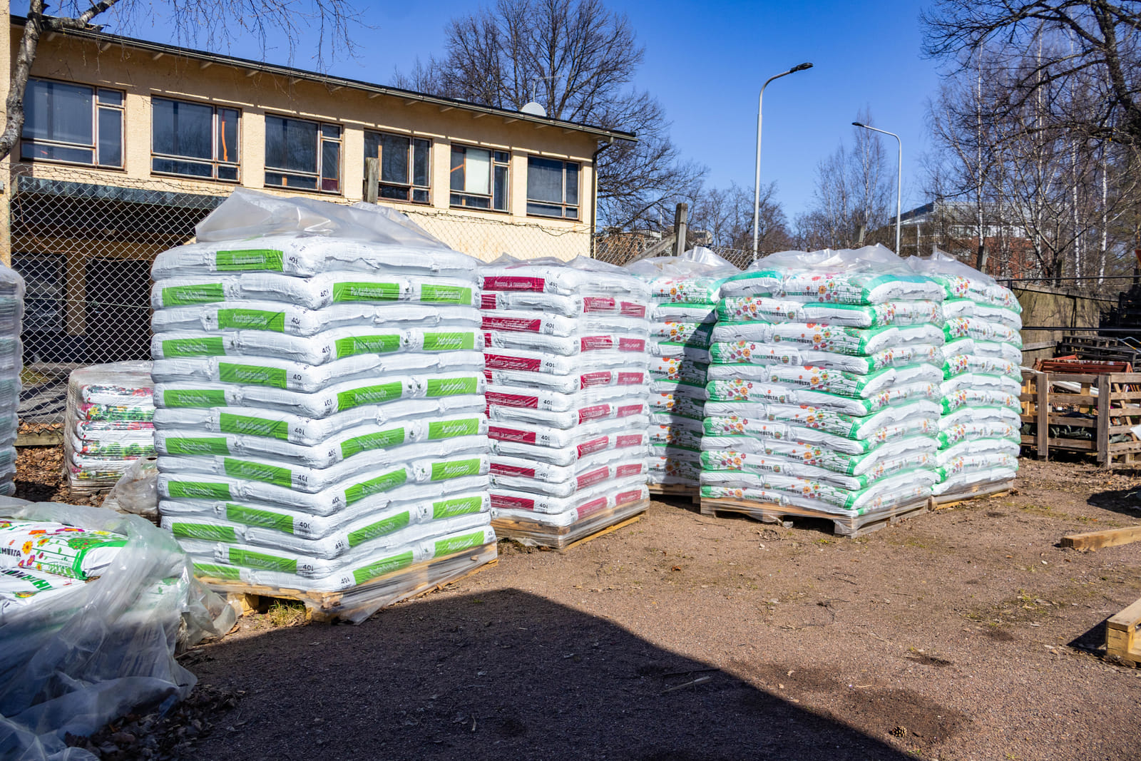 Viherpiha/kauppa vuokraoikeustontilla. Kuusaankosken Viherpiste Oy (3414973-5) konkurssi