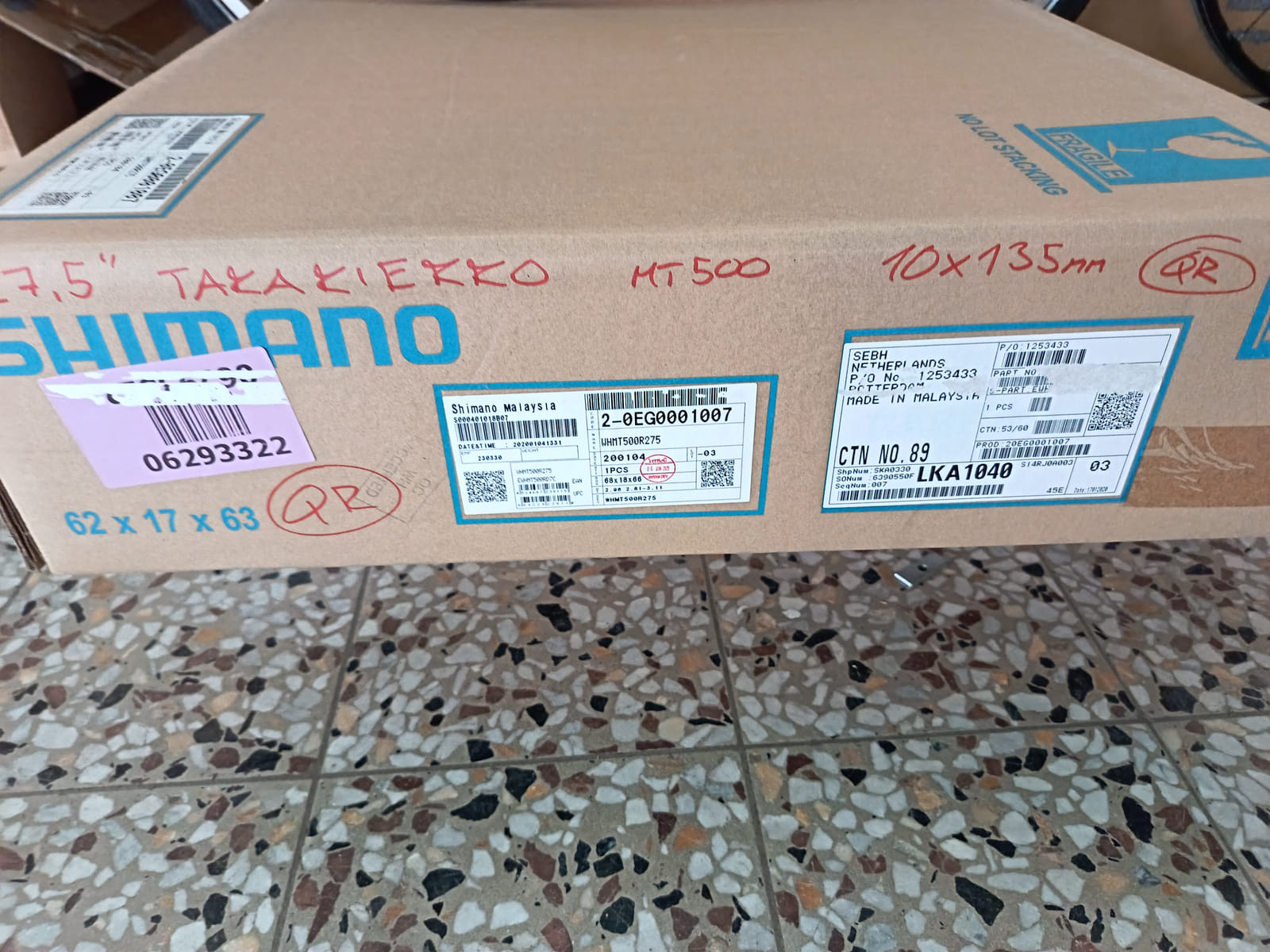 konkurssihuutokaupassa Erä polkupyörän kiekkoja, vannekehiä ja Shimano BB-UN300 -keskiölaakereita. Esa T Tiainen Oy Oy (2820807-3) konkurssipesä