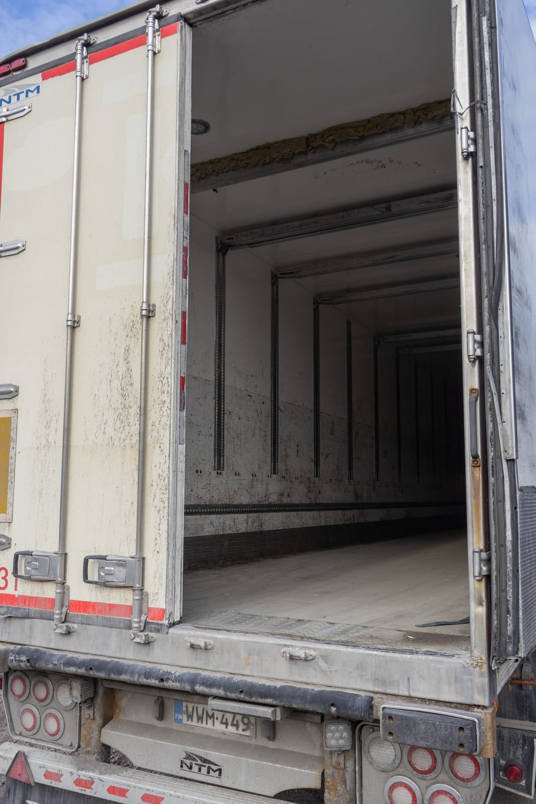 NTM  täysperävaunu – Thermo King kylmäkone( WWM-449).MPT-Jakelu Oy konkurssipesä (2680888-4)