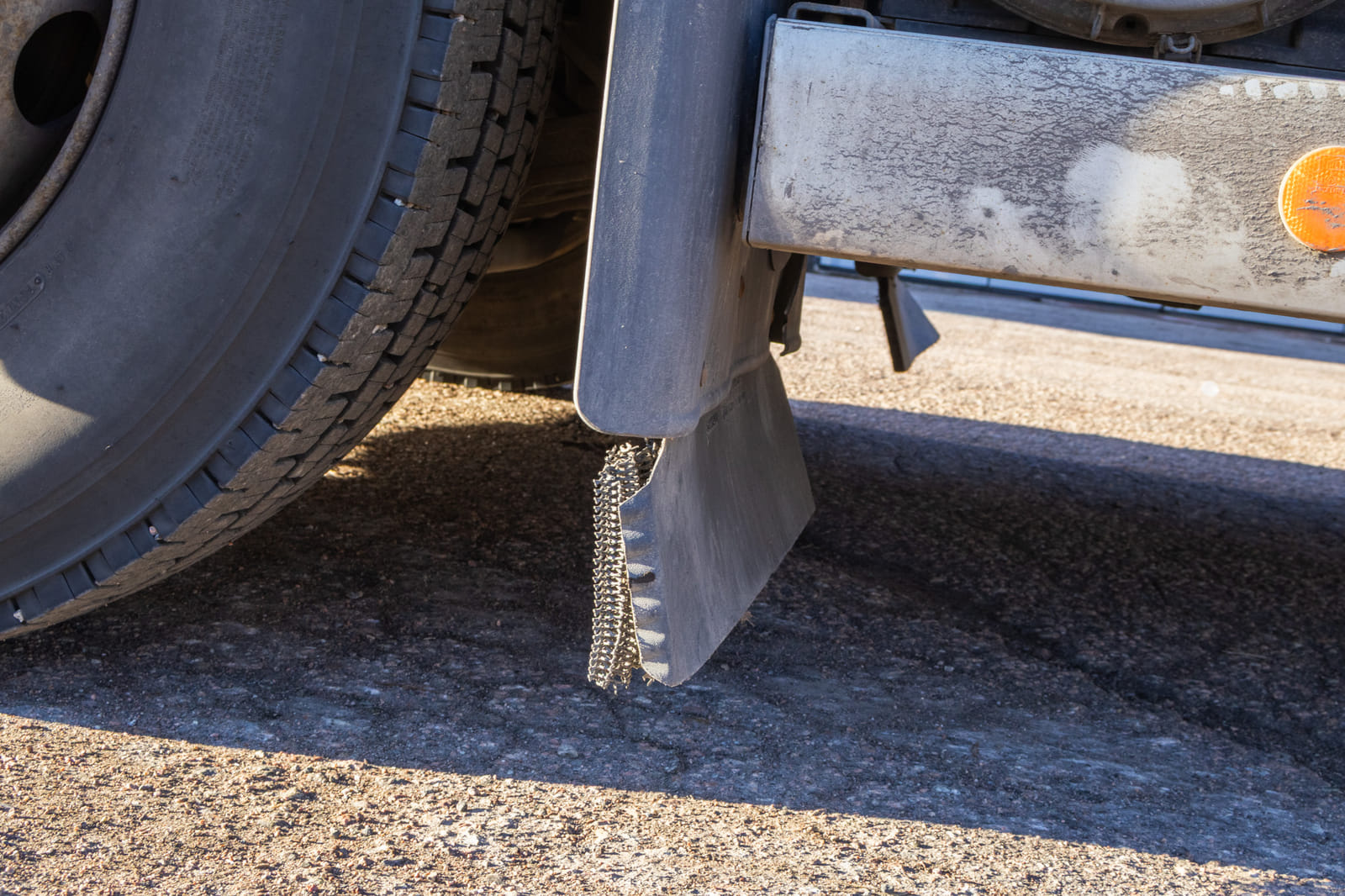 Volvo FE 42 R-D8 (ENB-426). MPT-Jakelu Oy konkurssipesä (2680888-4)