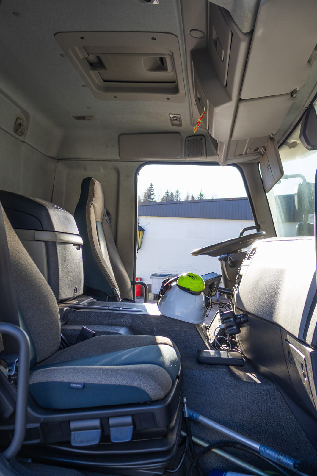 Volvo FE 42 R-D8 (ENB-426). MPT-Jakelu Oy konkurssipesä (2680888-4)