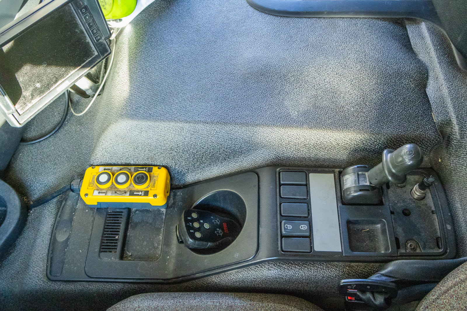 Volvo FE 42 R-D8 (ENB-426). MPT-Jakelu Oy konkurssipesä (2680888-4)