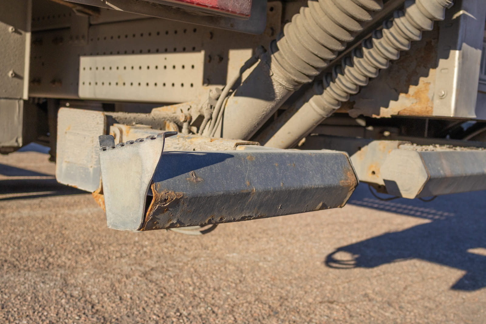 Volvo FE 42 R-D8 (ENB-426). MPT-Jakelu Oy konkurssipesä (2680888-4)