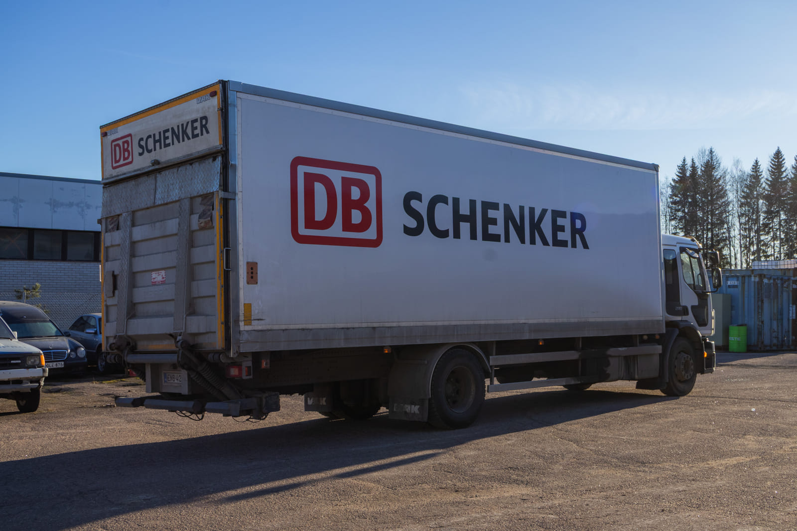 Volvo FE 42 R-D8 (ENB-426). MPT-Jakelu Oy konkurssipesä (2680888-4)