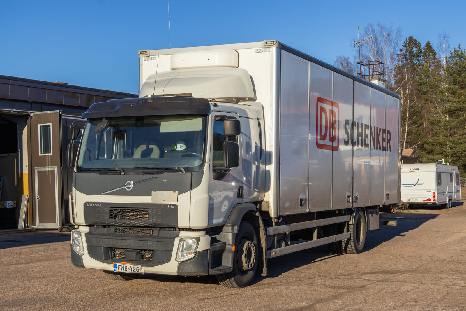 Volvo FE 42 R-D8 (ENB-426). MPT-Jakelu Oy konkurssipesä (2680888-4)