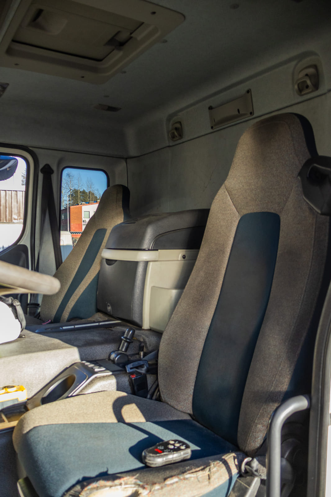 Volvo FE 42 R-D8 (ENB-426). MPT-Jakelu Oy konkurssipesä (2680888-4)