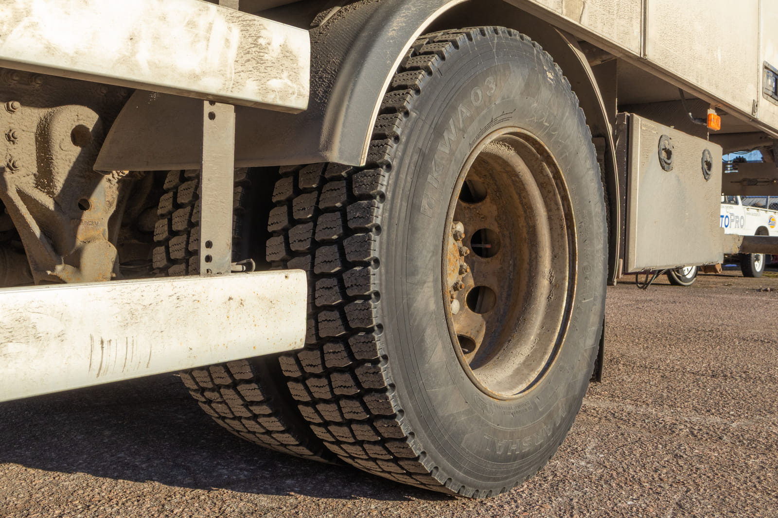 Volvo FE 42 R-D8 (ENB-426). MPT-Jakelu Oy konkurssipesä (2680888-4)