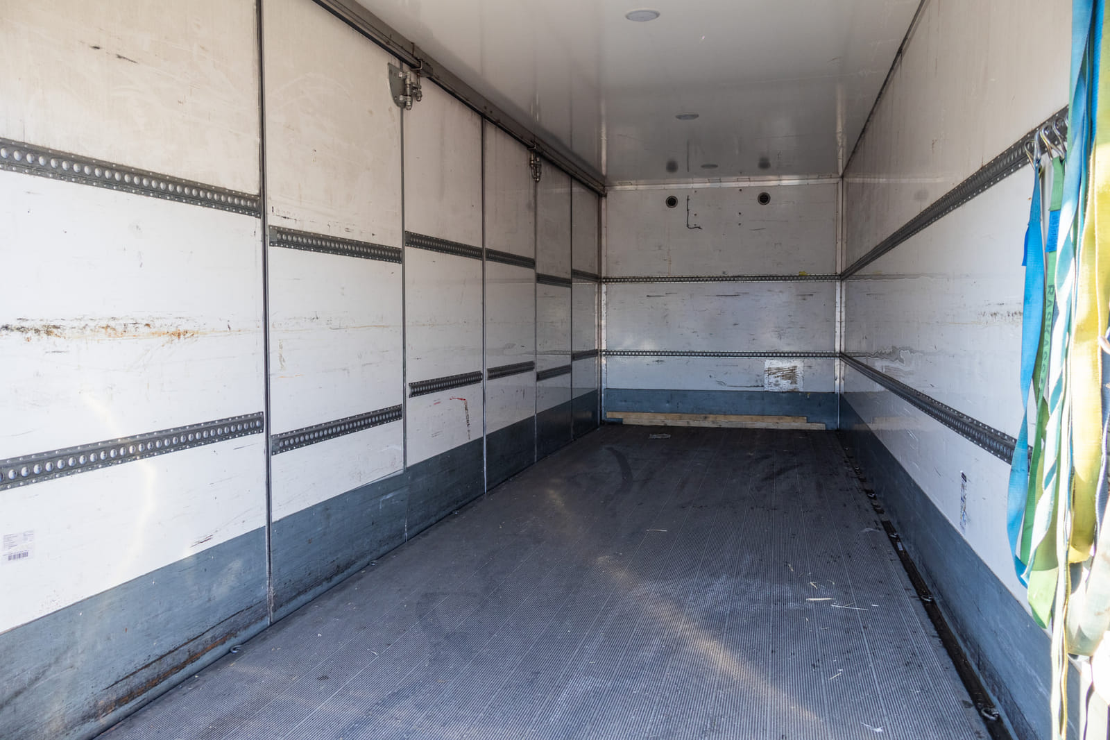 Volvo FE 42 R-D8 (ENB-426). MPT-Jakelu Oy konkurssipesä (2680888-4)