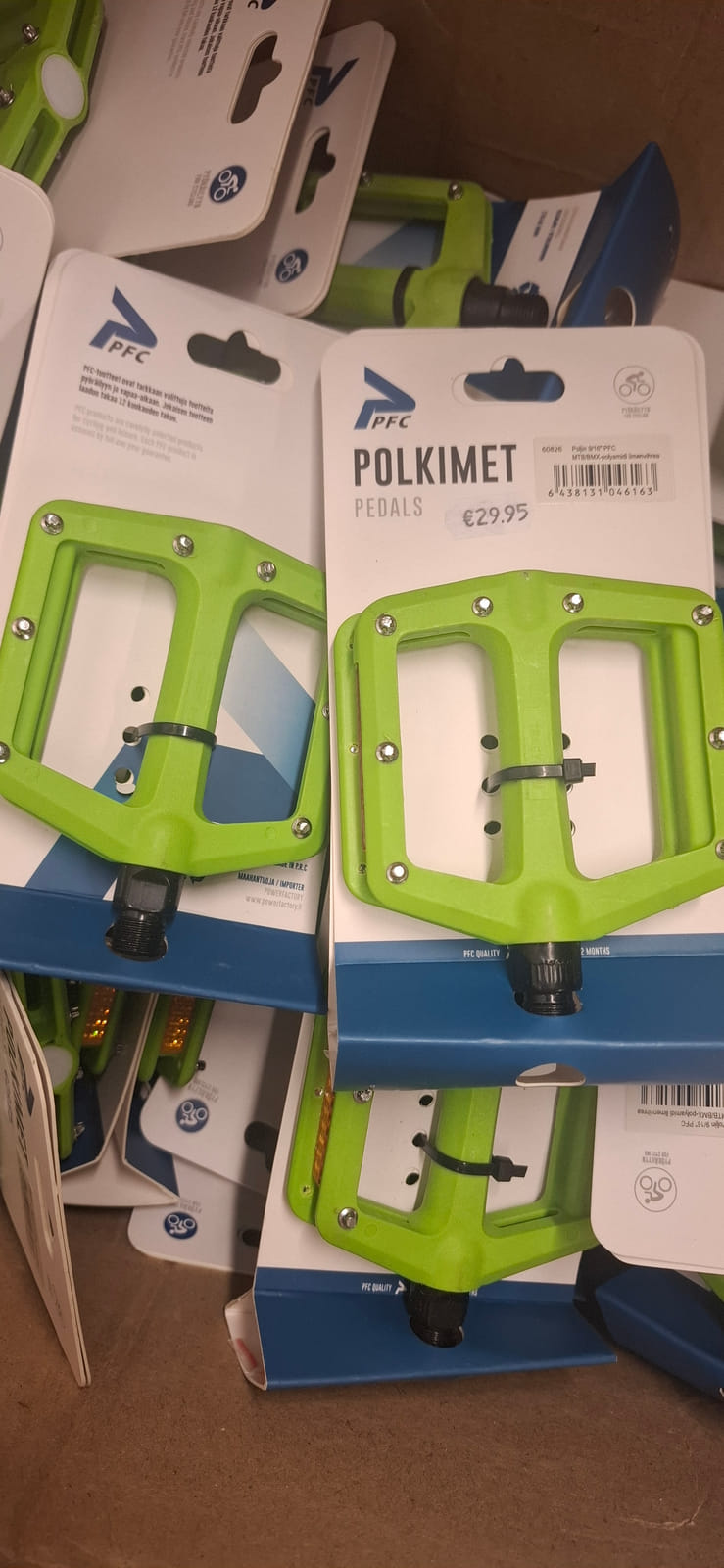 konkurssihuutokaupassa Pyörän polkimia