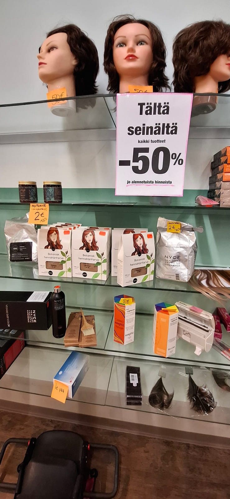 Parturikampaamon loppuirtaimisto . Hiustropiikki Oy 1024660-2 konkurssipesä